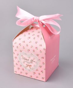 Ajándékdoboz rózsaszín virágmintás 1db