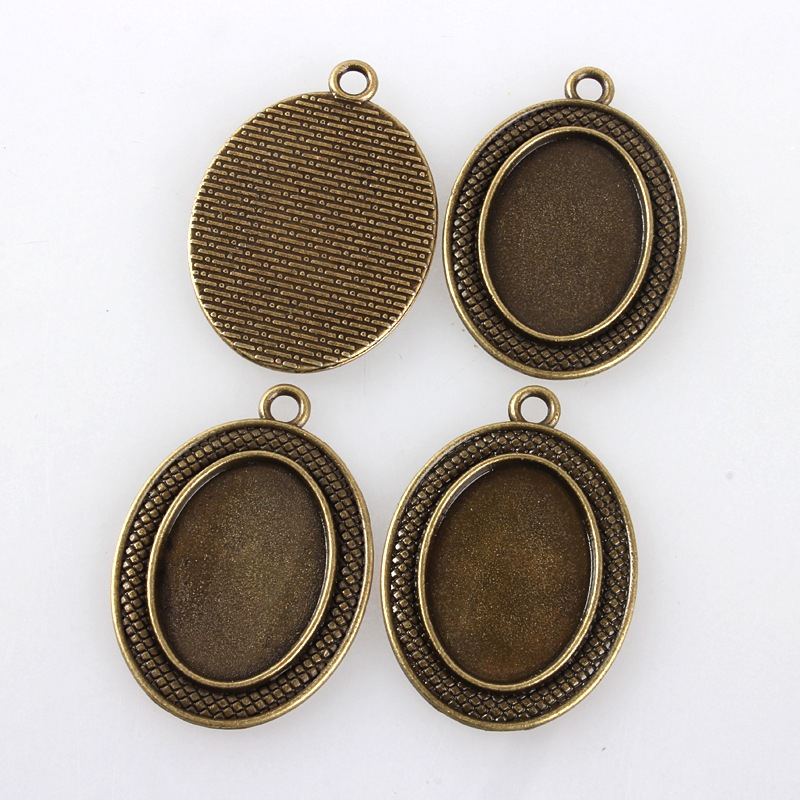 Medál alap antik bronz ovál díszes 25x18mm 1db - Image 2